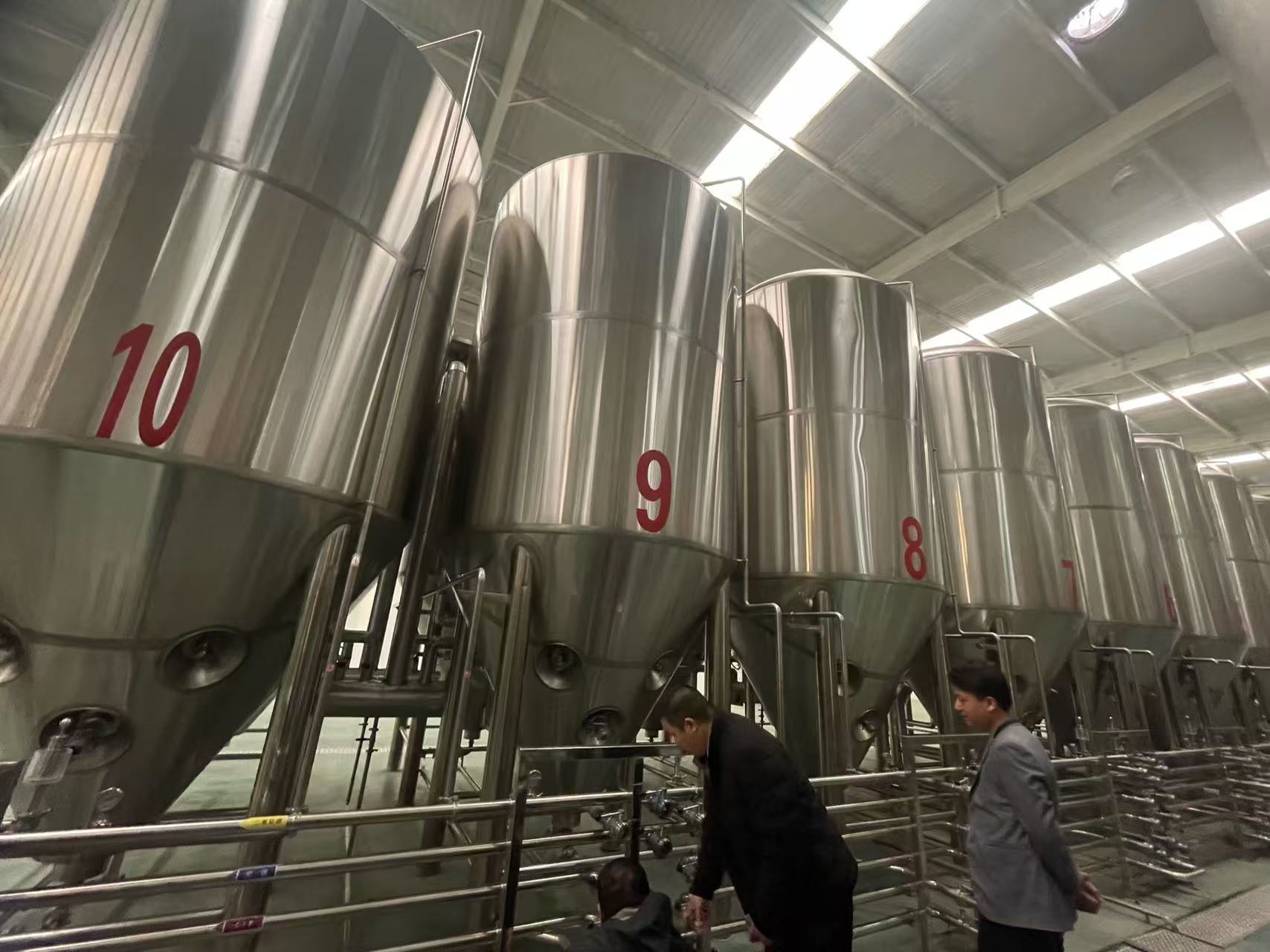 建始精酿啤酒设备厂—平面布置、设备设计、制造、调试、培训等一条龙服务